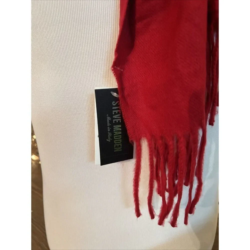 NWT‎ Steve Madden Mid Weight Cozy Muffler Scarf with Fringe Red